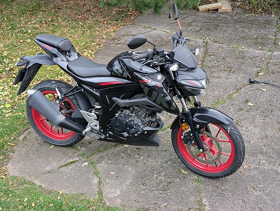 Suzuki GSX-S 125 3 of 8