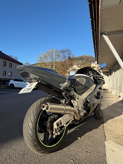 Suzuki GSX-R 600 7 of 14