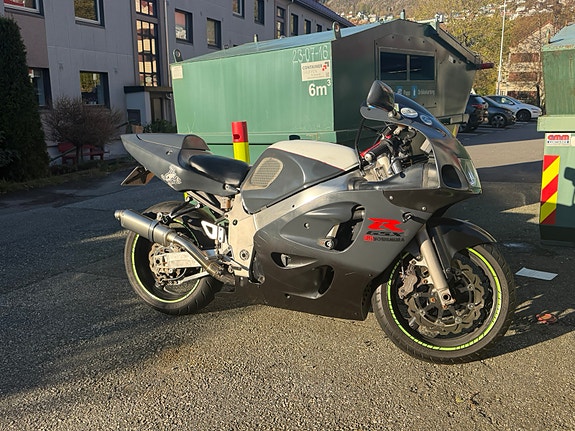 Suzuki GSX-R 600 11 of 14
