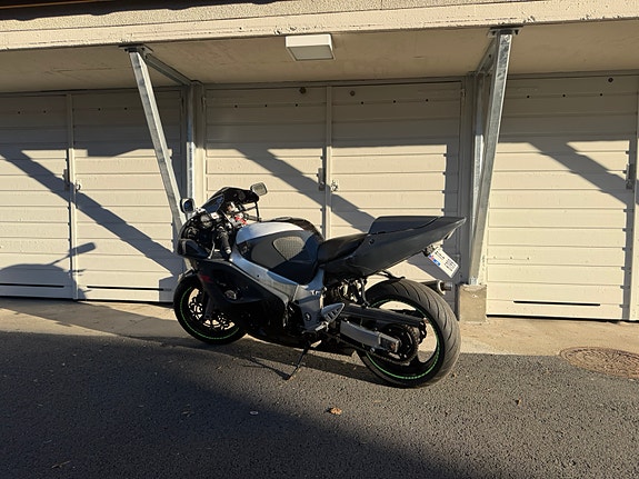 Suzuki GSX-R 600 9 of 14