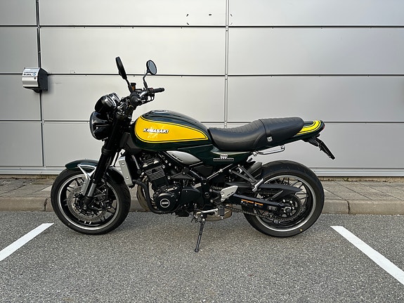 Kawasaki Z 900 RS 4 of 7