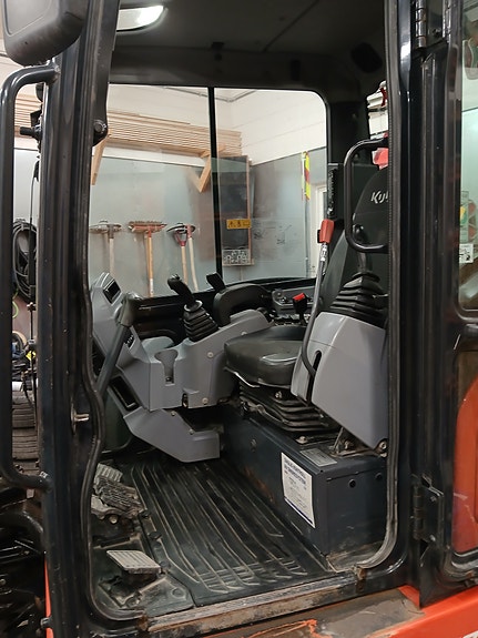 Kubota KX057-4 27 of 30