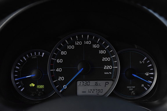 Toyota Yaris 12 of 18