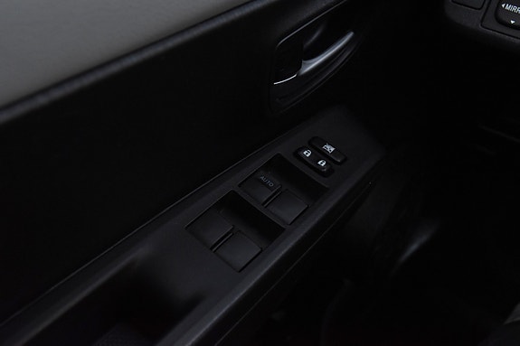 Toyota Yaris 16 of 18