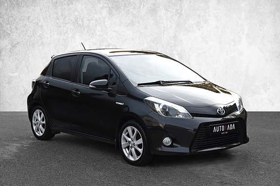 Toyota Yaris 3 of 18
