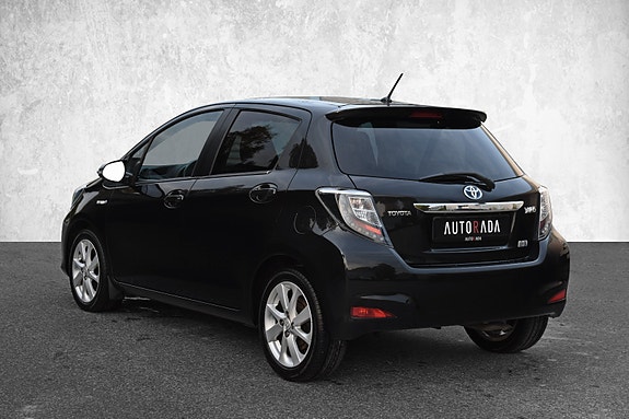 Toyota Yaris 5 of 18