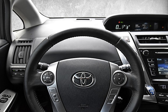 Toyota Prius+ 13 of 20