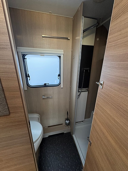 Adria Adora 753UK-3 køyer, nye akslinger/dekk, Alde 18 of 23