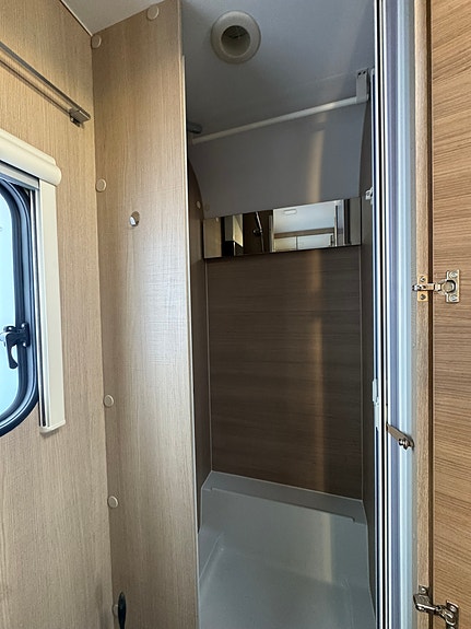 Adria Adora 753UK-3 køyer, nye akslinger/dekk, Alde 19 of 23
