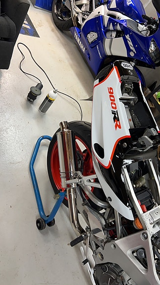 Honda CBR 900 RR 8 of 8