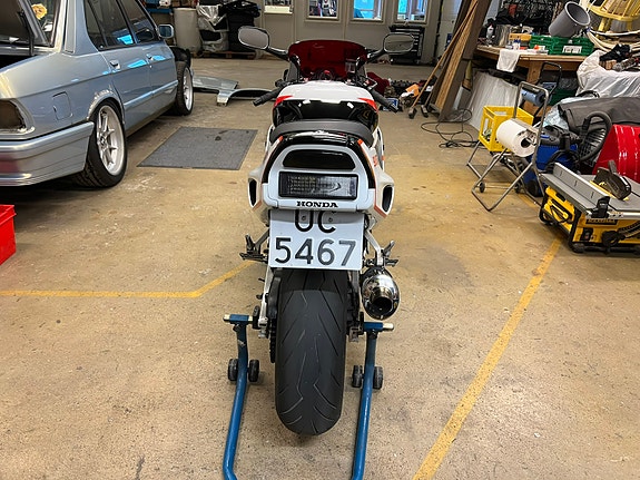 Honda CBR 900 RR 6 of 8