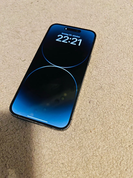 iPhone 14 Pro med 128 GB batteriprosent 85%