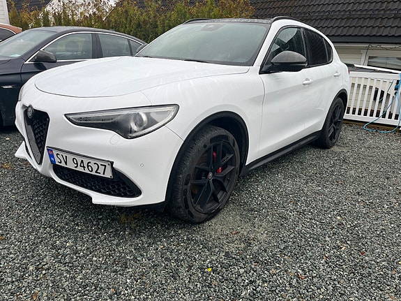 Alfa Romeo Stelvio 7 of 30