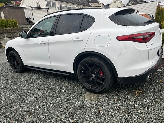 Alfa Romeo Stelvio 13 of 30