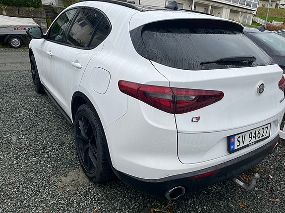 Alfa Romeo Stelvio 15 of 30