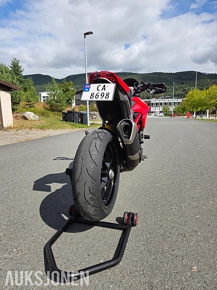 Ducati Hypermotard 939 3 of 17
