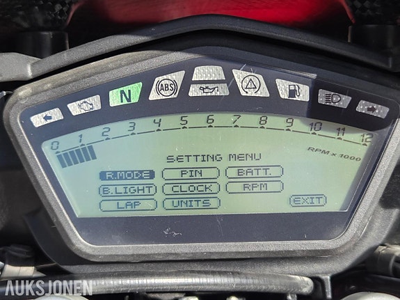 Ducati Hypermotard 939 14 of 17