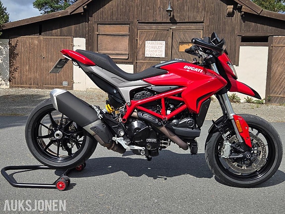 Ducati Hypermotard 939 4 of 17