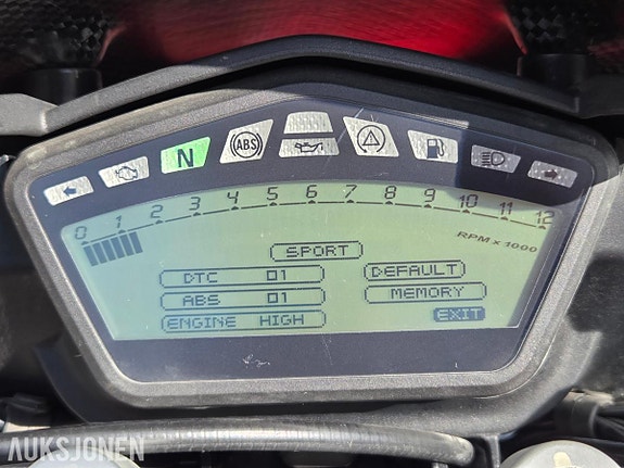 Ducati Hypermotard 939 8 of 17