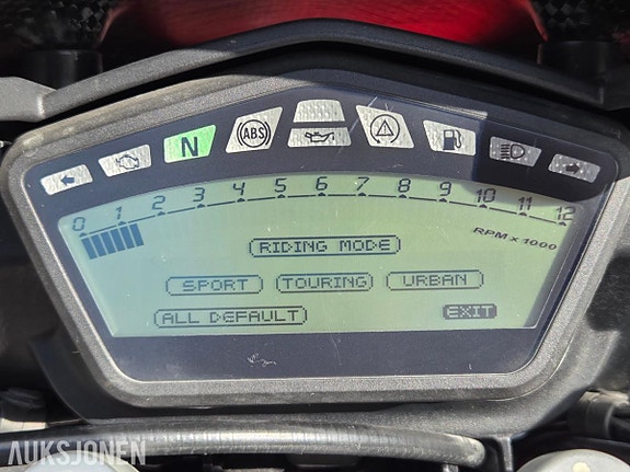 Ducati Hypermotard 939 10 of 17