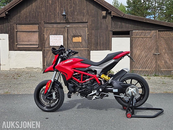 Ducati Hypermotard 939 7 of 17