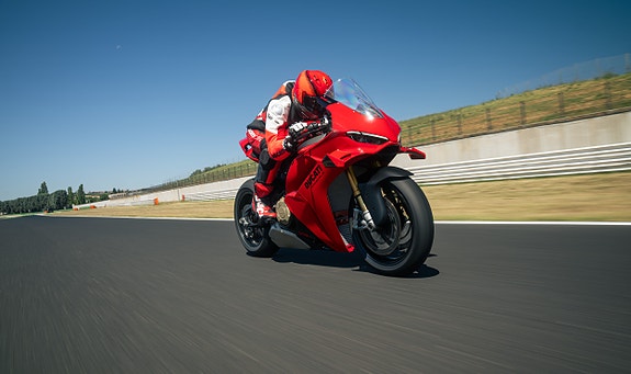 Ducati Panigale V4 / V4s 6 of 15
