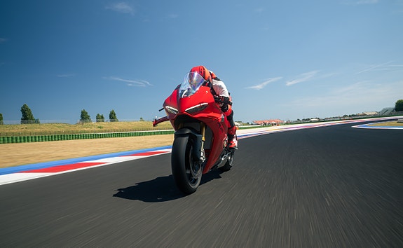 Ducati Panigale V4 / V4s 7 of 15