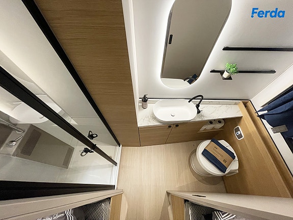 Adria Adora 663 UT - Alde | Enkeltsenger | Stort Bad | Elektrisk Gulvvarme 8 of 20