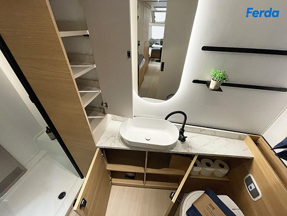 Adria Adora 663 UT - Alde | Enkeltsenger | Stort Bad | Elektrisk Gulvvarme 17 of 20