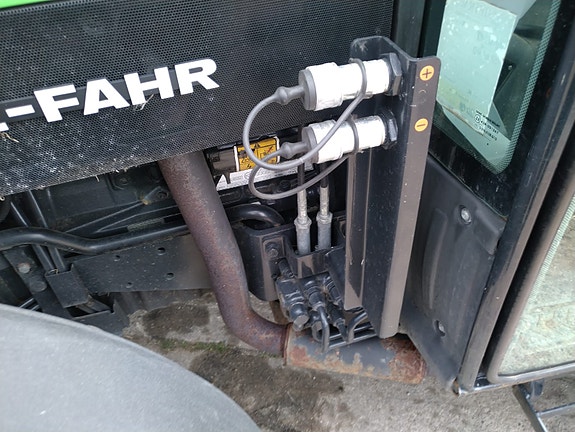 Deutz Fahr Agroplus 420FF 11 of 28