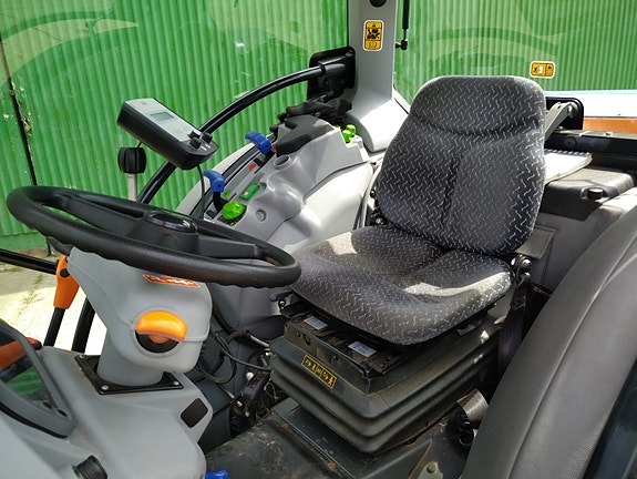 Deutz Fahr Agroplus 420FF 20 of 28