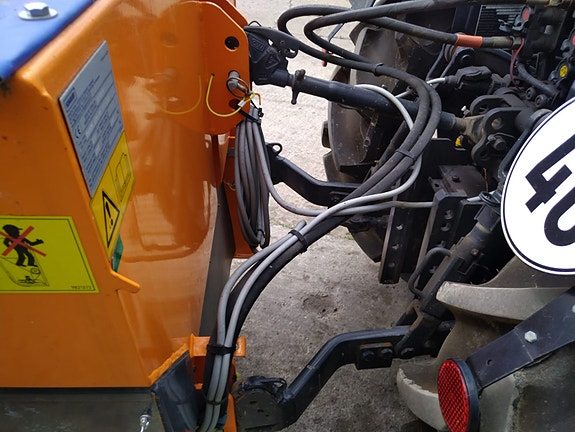 Deutz Fahr Agroplus 420FF 19 of 28