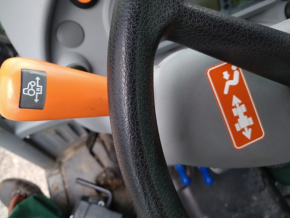 Deutz Fahr Agroplus 420FF 28 of 28