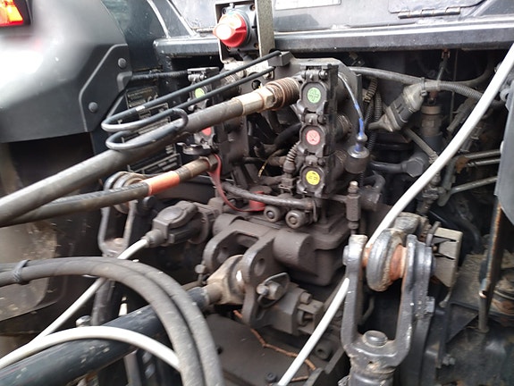 Deutz Fahr Agroplus 420FF 8 of 28