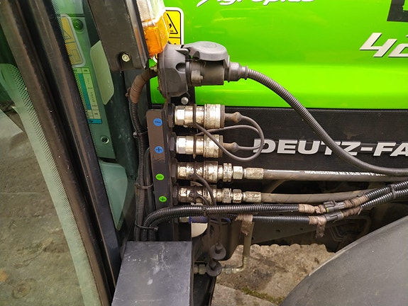 Deutz Fahr Agroplus 420FF 16 of 28