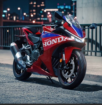 Honda CBR500R 3 of 9