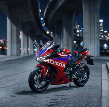 Honda CBR500R 7 of 9
