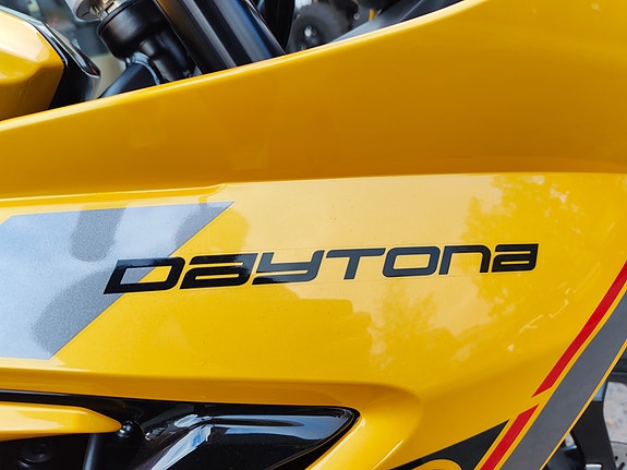 Triumph Daytona 660 Cosmic Yellow 11 of 12