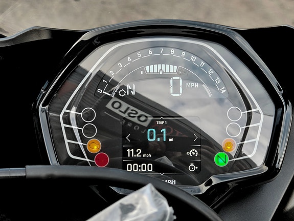 Triumph Daytona 660 Cosmic Yellow 7 of 12