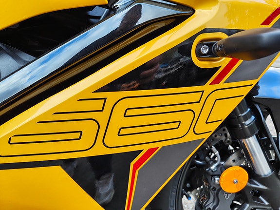 Triumph Daytona 660 Cosmic Yellow 12 of 12