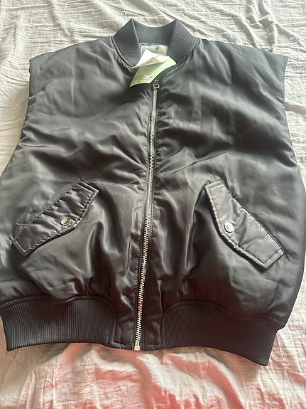 H&M vest str 170 svart unisex