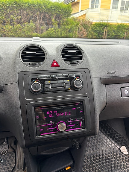 Volkswagen Caddy Maxi 8 of 11