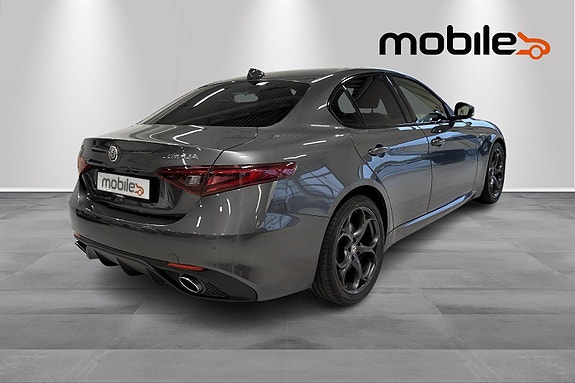 Alfa Romeo Giulia 3 of 30