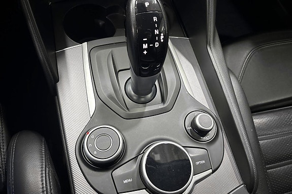 Alfa Romeo Giulia 28 of 30