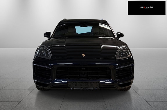 Porsche Cayenne 2 of 27