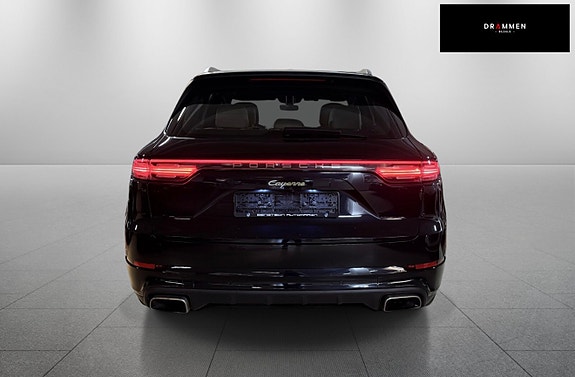 Porsche Cayenne 9 of 27
