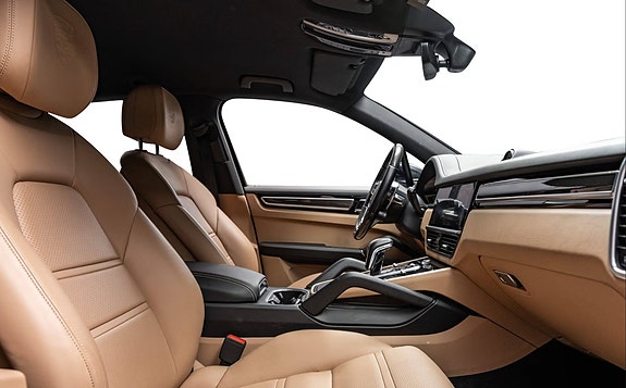 Porsche Cayenne 18 of 27