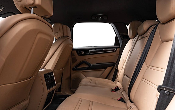 Porsche Cayenne 22 of 27