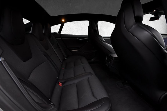 Tesla Model S 14 of 28