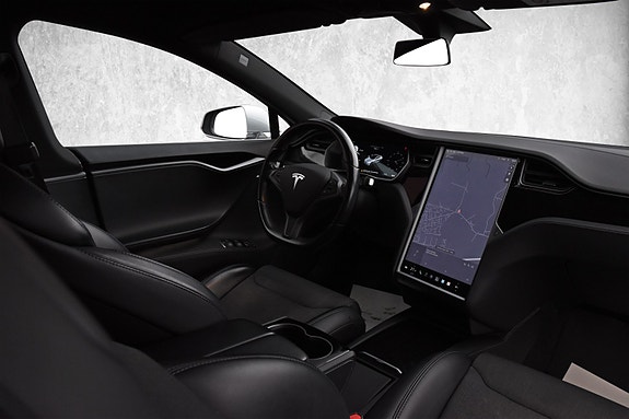 Tesla Model S 18 of 28